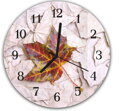 Nástěnné hodiny kulaté 30cm - Javorový list v detailu i na pozadí