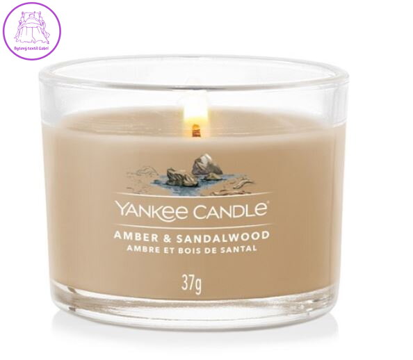 YANKEE CANDLE VOTIVNÍ SVÍČKA PLNĚNÁ VE SKLE - AMBER & SANDALWOOD