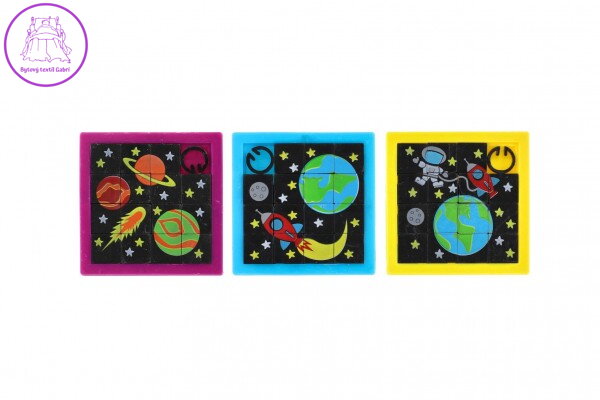 Přesouvačka hlavolam vesmír plast 7x7cm 3 barvy v sáčku Přesouvačka hlavolam vesmír plast 7x7cm 3 barvy v sáčku