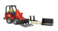 Bruder Červený nakladač SCHÄFFER 2034 s panáčkem a příslušenstvím