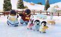 Sylvanian Families Rodina tučnáků set 3 figurky s doplňky v krabici