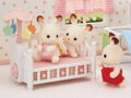 Sylvanian Families postýlka s kolotočem pro trojčata nábytek doplněk k herním sadám