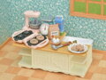 Sylvanian Families kuchyňský ostrov s doplňky nábytek doplněk k herním sadám