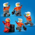 LEGO CITY Zastávka v boxech F1 a personál s vozem Ferrari 60443 STAVEBNICE