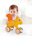 HAPE DŘEVO Veverka baby tahací na kolečkách *DŘEVĚNÉ HRAČKY*