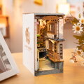 ROBOTIME Rolife DIY 3D Zarážka na knihy: Sakurová ulička s LED osvětlením 340 dílků