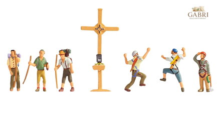Noch Sada figurek Horští turisté a kříž