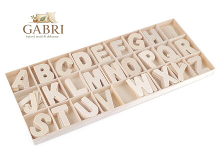 Dřevěná písmena v krabici