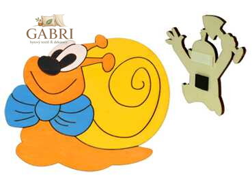 DoDo Dřevěná dekorační magnetka šnek