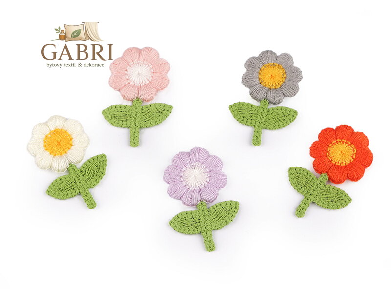 Vyšívaný květ 2,4x3,7 cm