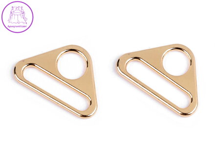 Trojúhelníkový kovový průvlek šíře 31 mm