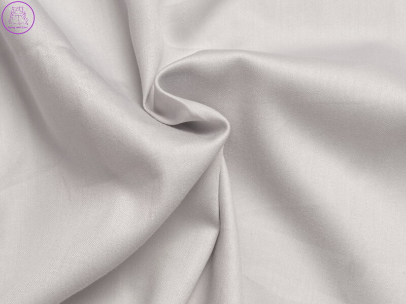 Světle šedé saténové prostěradlo 240x230 plachta bez gumy