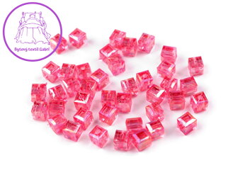 Plastové korálky s AB efektem kostka 6x6 mm
