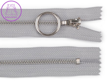 Kovový zip šíře 4 mm délka 20 cm se stříbrnými zoubky