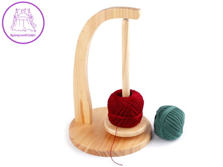 Dřevěný odvíječ přízí