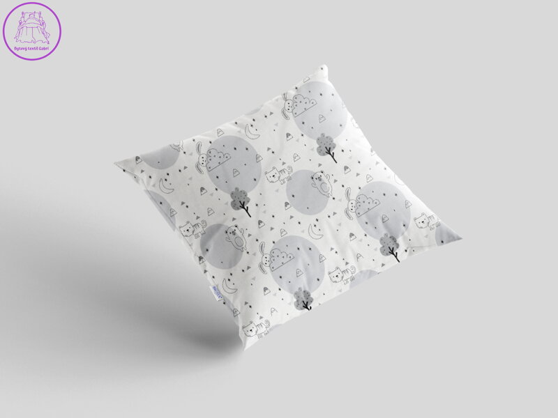 Bavlněný povlak na polštář 40x40 cm s dětským motivem zvířátka v zahradě