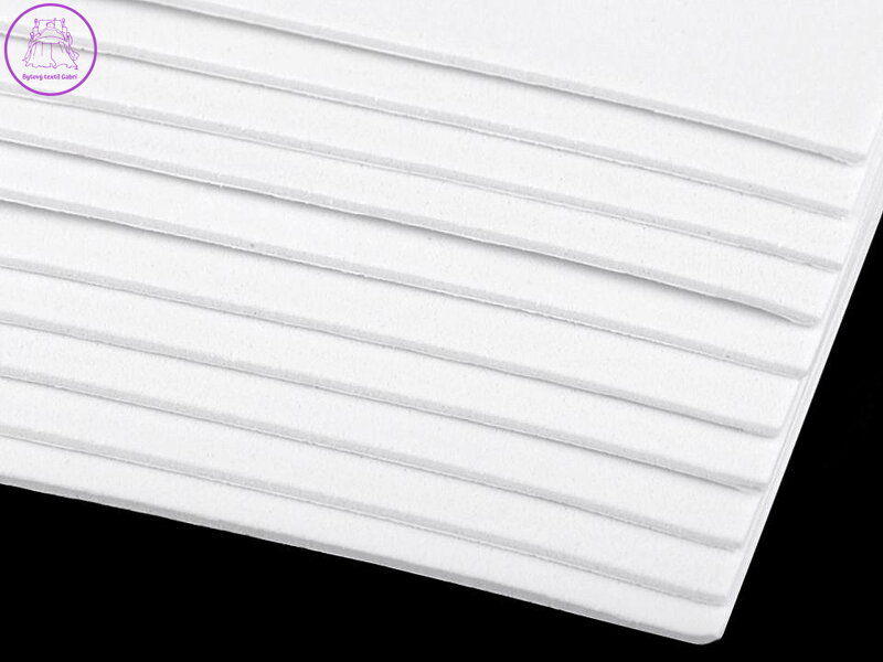 Samolepicí pěnová guma Moosgummi 20x30 cm