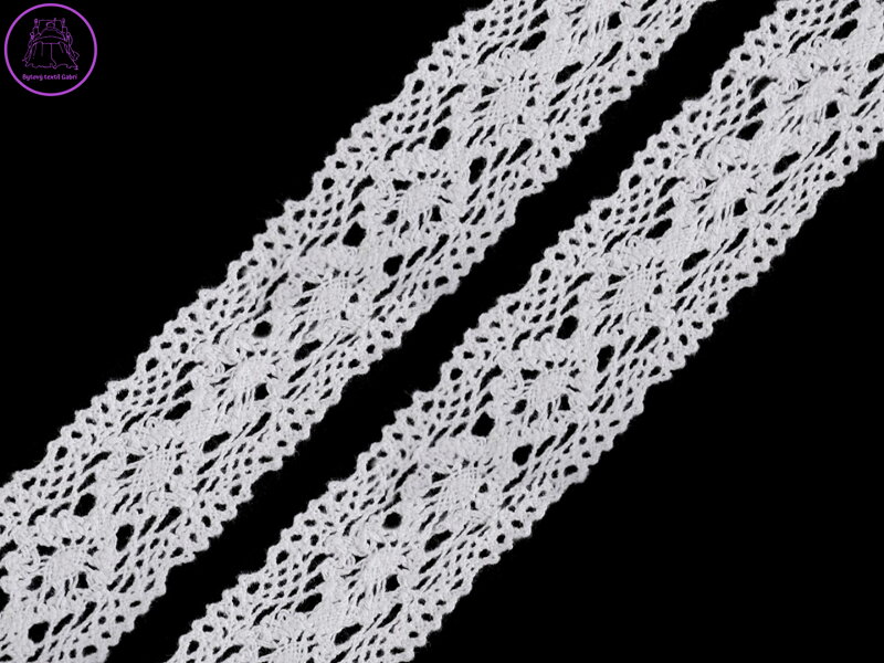 Krajka / vsadka paličkovaná šíře 40 mm