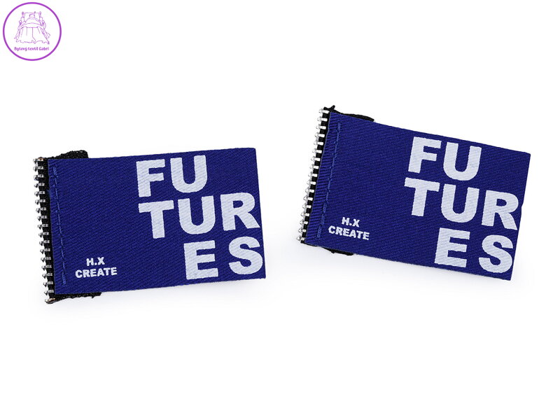 Nášivka / štítek zdobená zipem