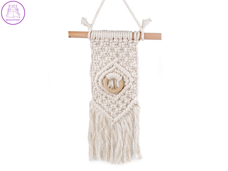 Drhaná dekorace macrame k zavěšení Drhaná dekorace macrame k zavěšení