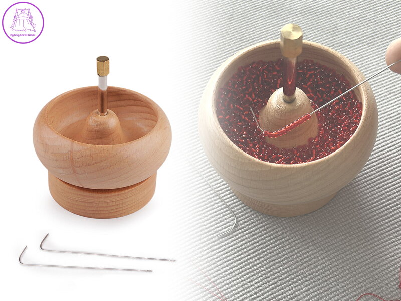 Dřevěný mlýnek k navlékání rokajlu Ø9 cm s jehlou