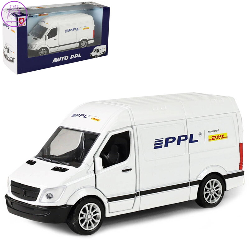 Auto kovová dodávka přepravní společnost PPL zpětný chod