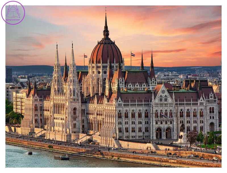 TREFL Puzzle Budova parlamentu, Budapešť 500 dílků TREFL Puzzle Budova parlamentu, Budapešť 500 dílků